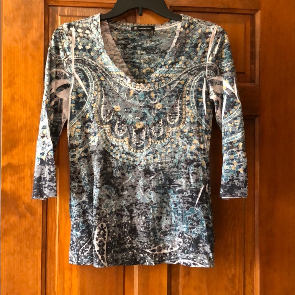 Quarter sleeve shirt